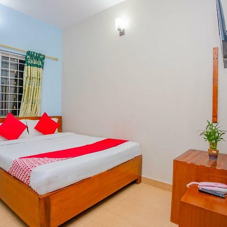 Oyo 575 Api Suites Pokhara Esterno foto
