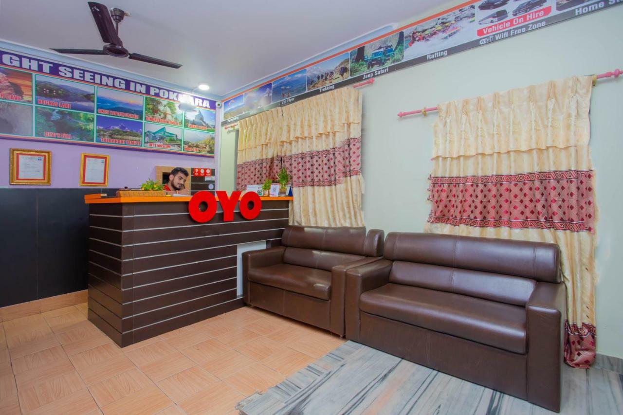 Oyo 575 Api Suites Pokhara Esterno foto