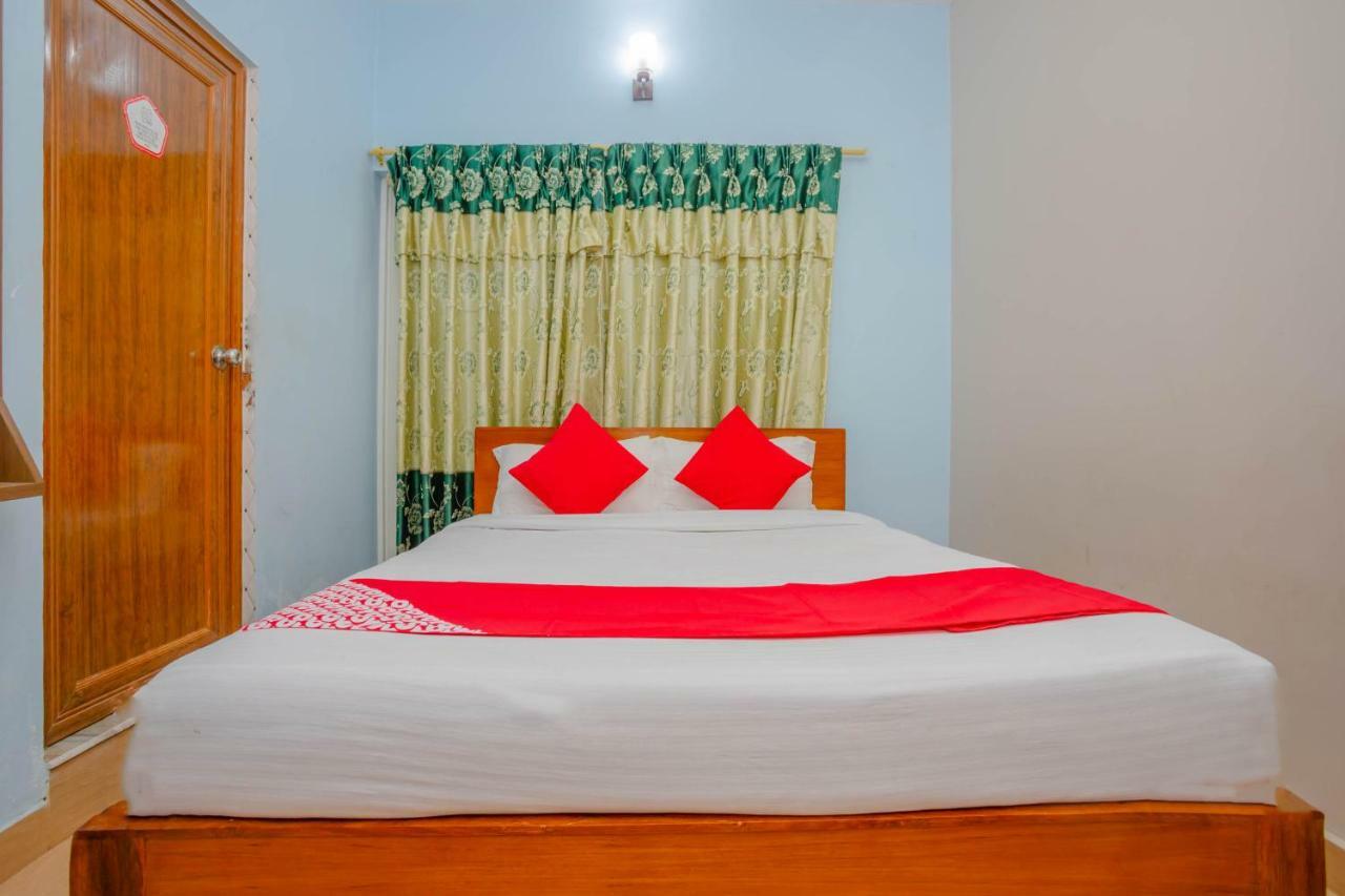 Oyo 575 Api Suites Pokhara Esterno foto