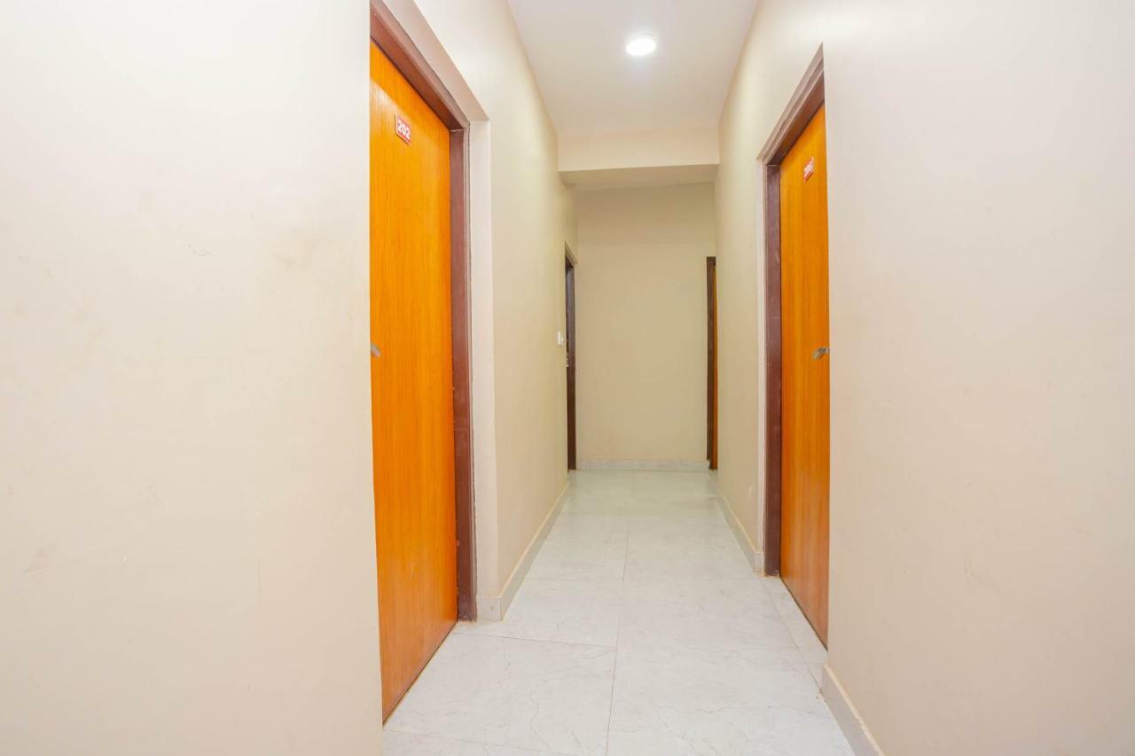 Oyo 575 Api Suites Pokhara Esterno foto