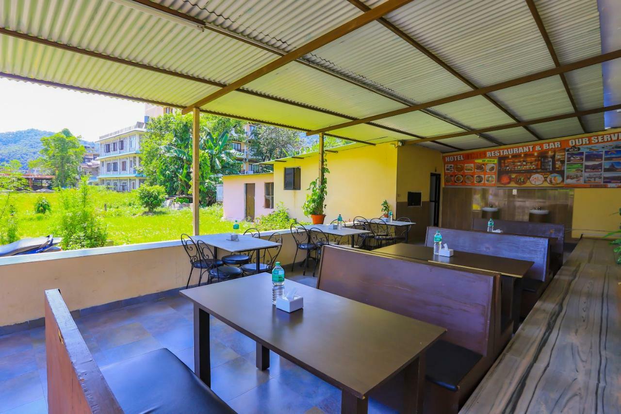 Oyo 575 Api Suites Pokhara Esterno foto
