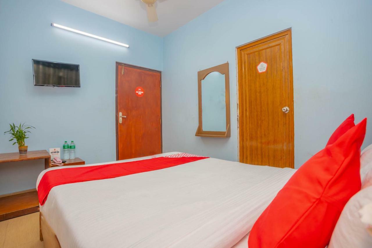 Oyo 575 Api Suites Pokhara Esterno foto