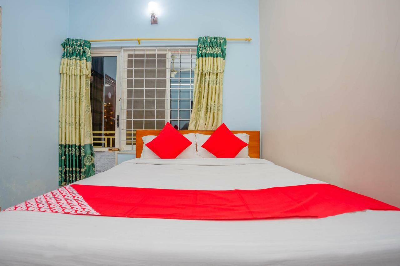 Oyo 575 Api Suites Pokhara Esterno foto
