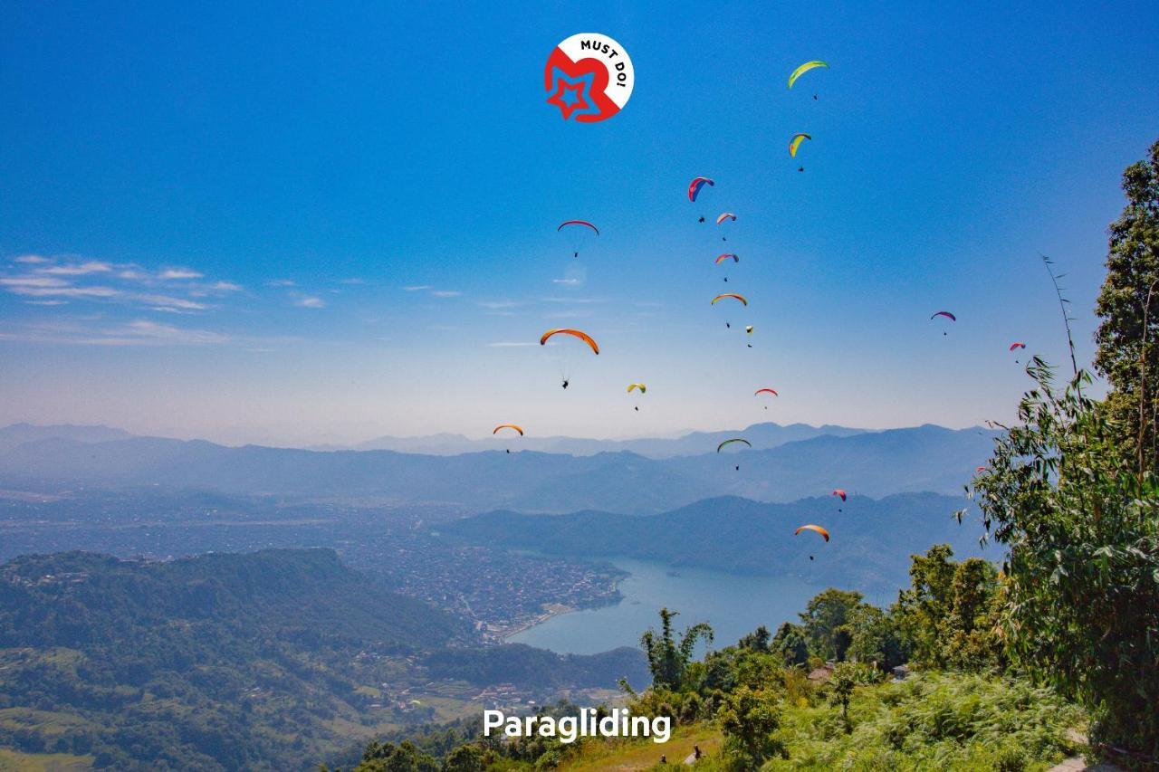 Oyo 575 Api Suites Pokhara Esterno foto