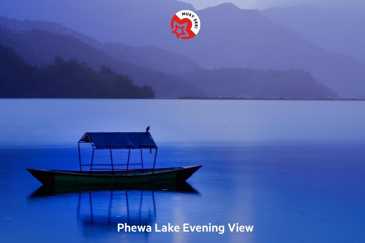 Oyo 575 Api Suites Pokhara Esterno foto